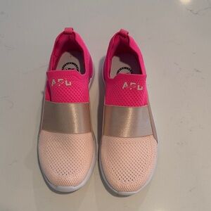 APL Techloom Bliss Sneakers in Pink
